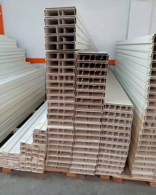 200mm x 50mm Metal Trunking – powder Coated