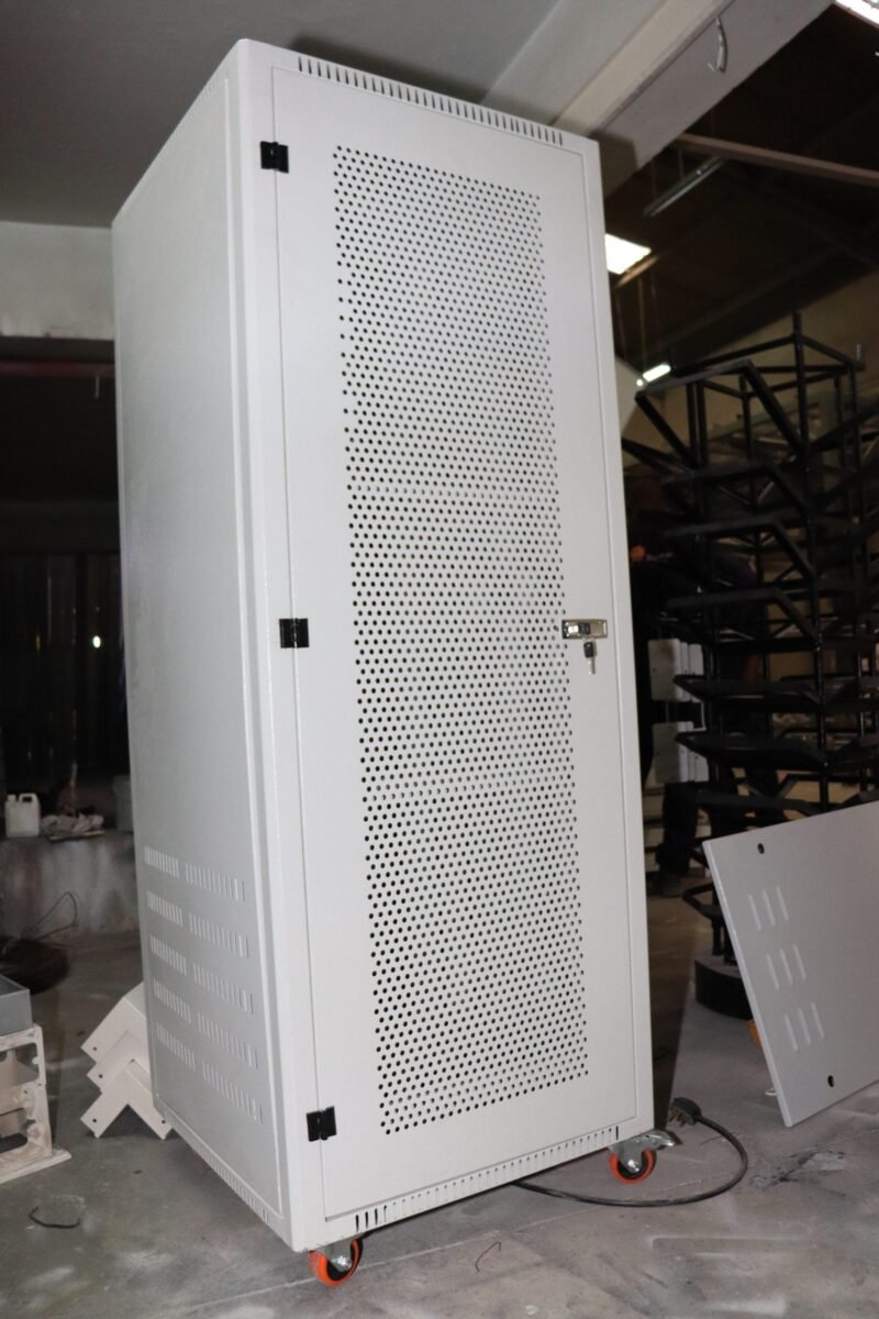 45U - 2100x660x1000 Outdoor Data Cabinet